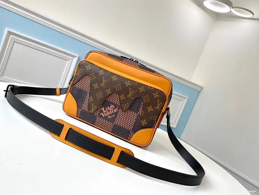 Repzbay VUITTON MESSAGER LOUIS BAG 0628